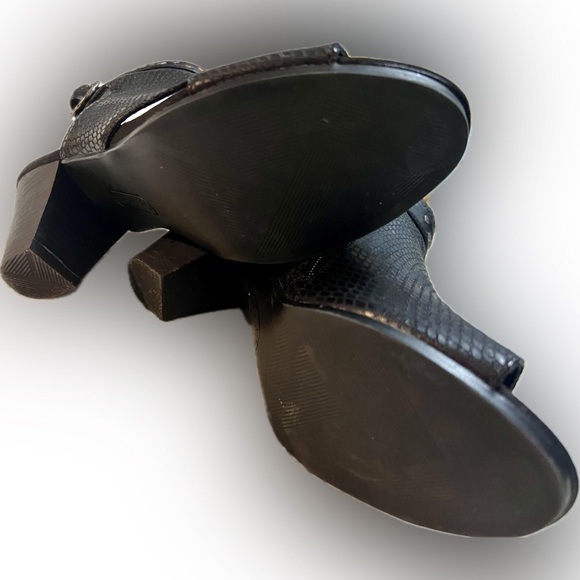 BARETRAPS Reining Peep Toe Sandal Faux Leather Black Shoe Studs Zipper Open Side - Picture 7 of 14